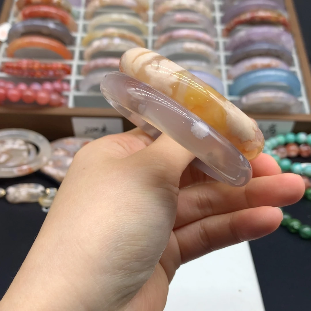 【闪购商品】玛瑙/玉髓手镯未镶嵌忆***年