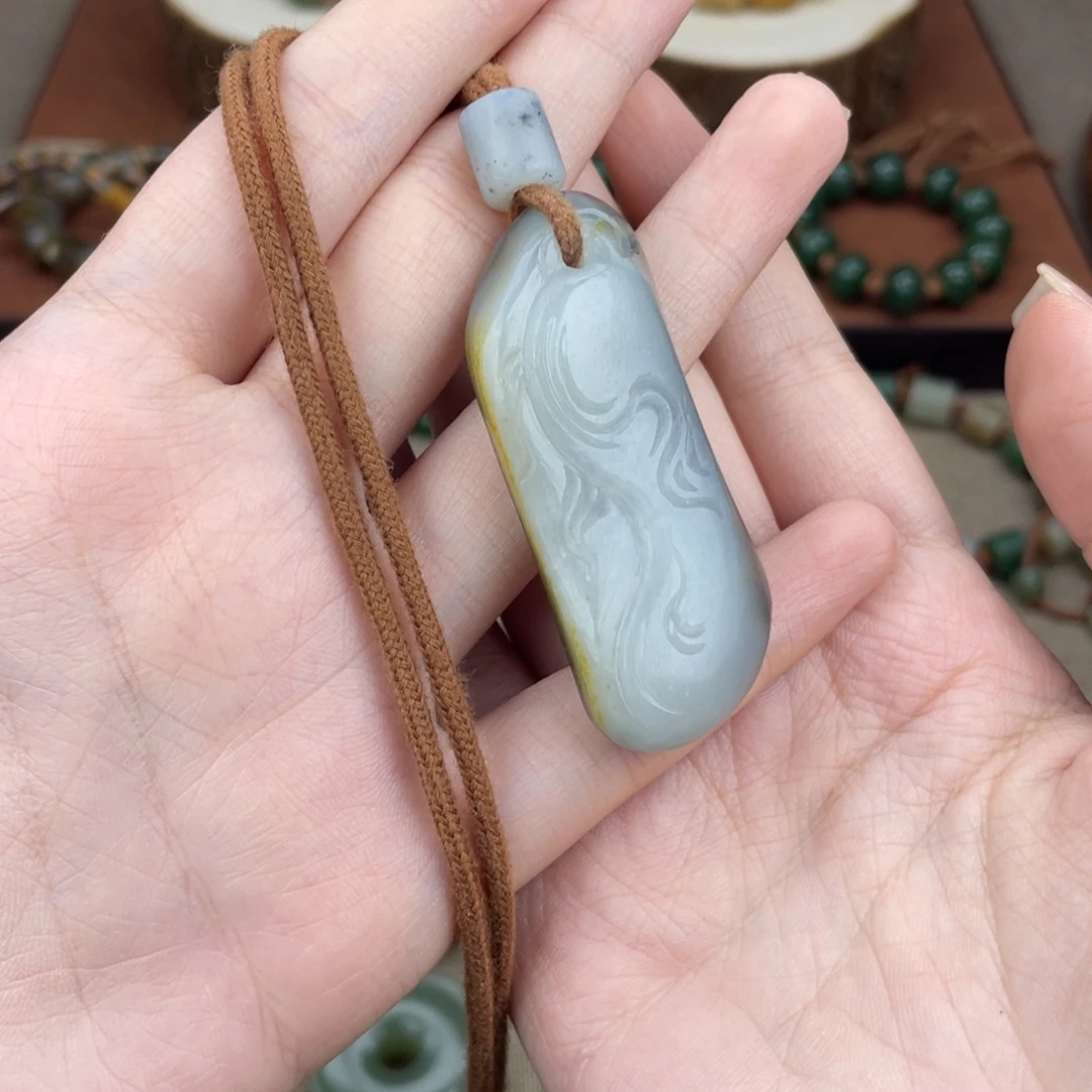 山***海和田玉未镶嵌颈饰