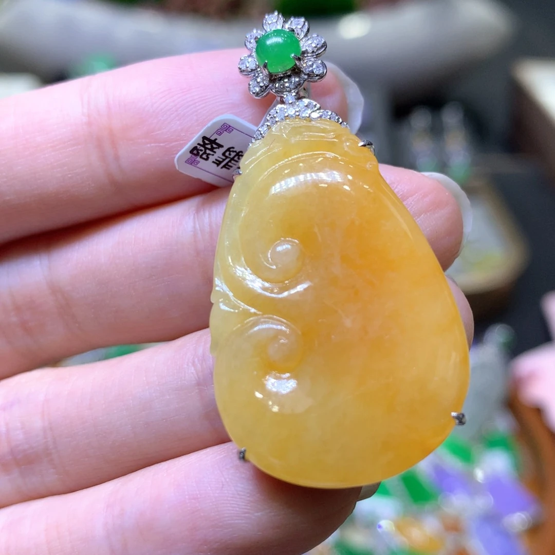 【闪购商品】翡翠颈饰18K金镶嵌翡翠吊坠项链