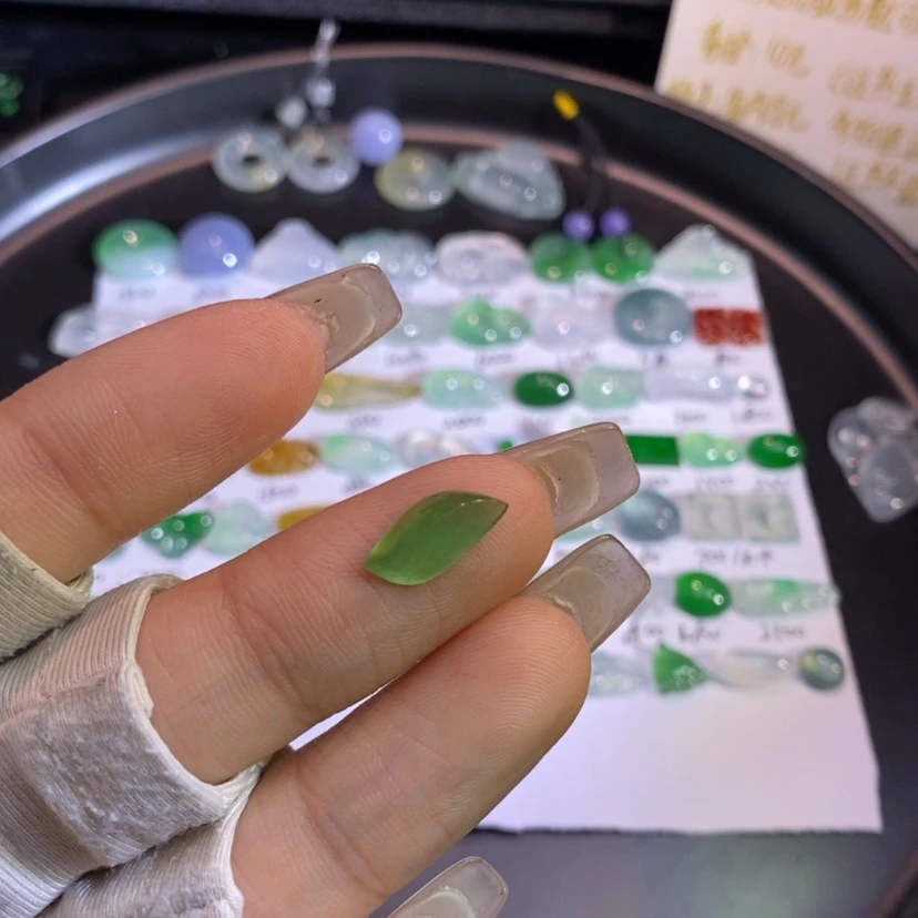 【闪购商品】翡翠挂件未镶嵌随行