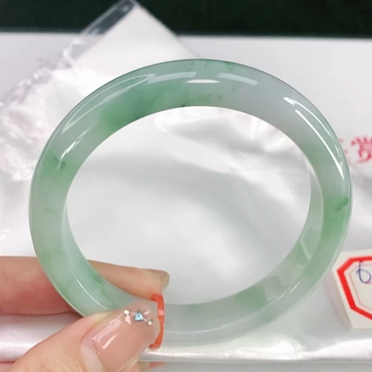 翡翠手镯未镶嵌天然翡翠A货025