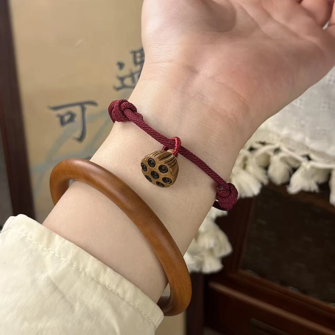 【桃缘行】「好运莲莲」桃木桃核辟、挡、驱气质时尚红绳简约百搭可爱