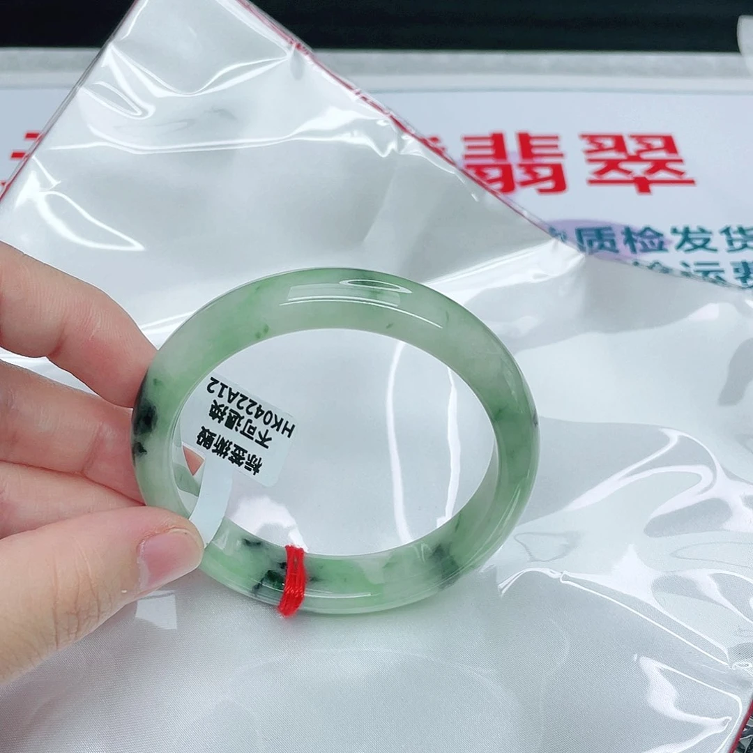 翡翠手镯未镶嵌正57