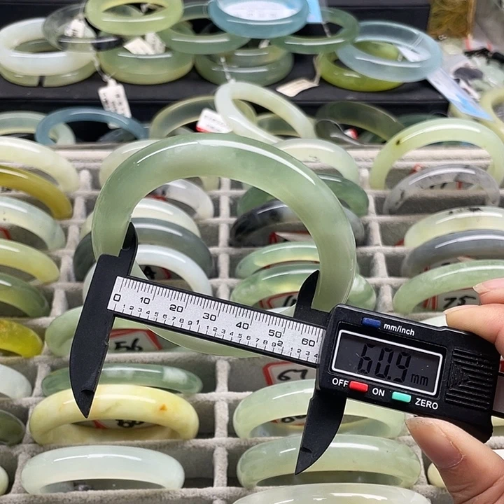 未镶嵌蛇纹石玉手镯67