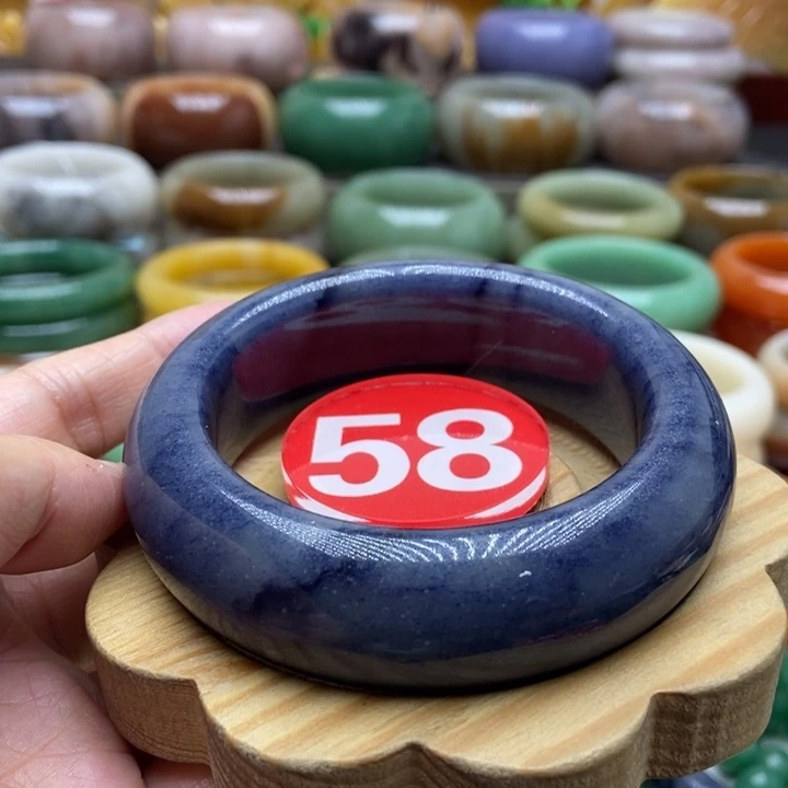 未镶嵌手镯石英质玉