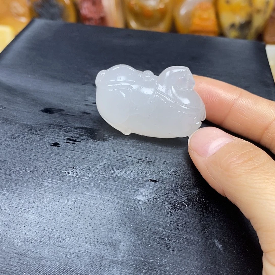 石英质玉（黄龙玉）颈饰未镶嵌