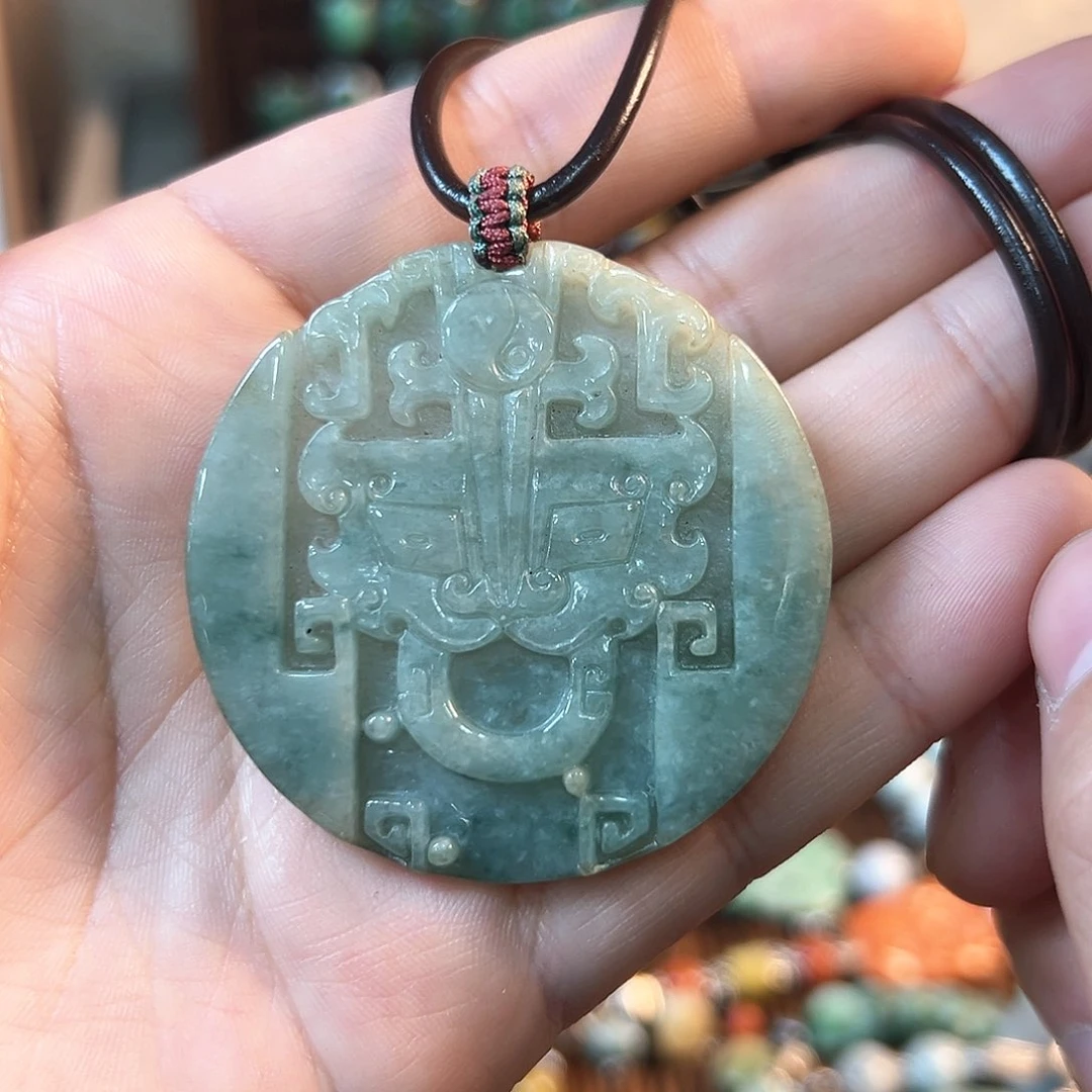 翡翠颈饰未镶嵌吊坠