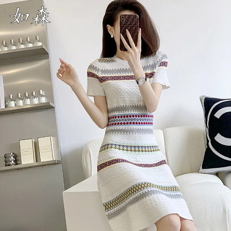 小清新条纹连衣裙女夏法式洋气复古设计感减龄甜美民族风针织裙子