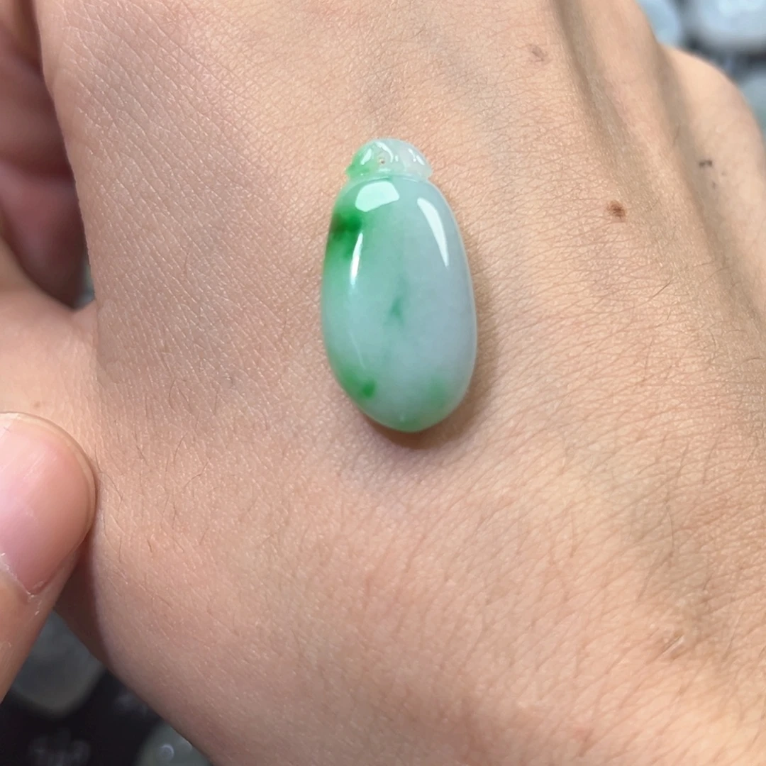 翡翠未镶嵌颈饰福瓜