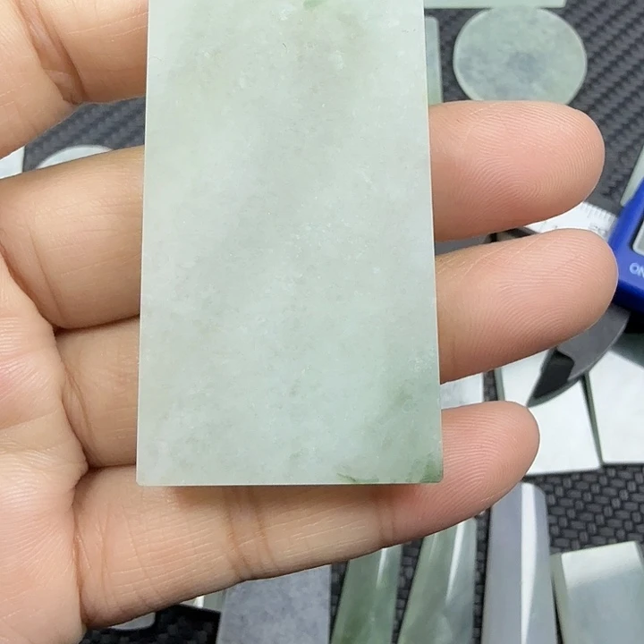 墨***缘颈饰未镶嵌翡翠天然缅甸A货翡翠