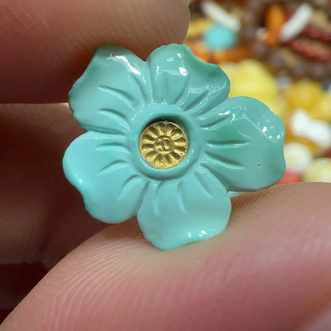 绿松石未镶嵌颈饰