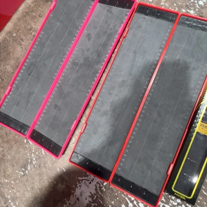 8**义子线盒两个，一粉一红