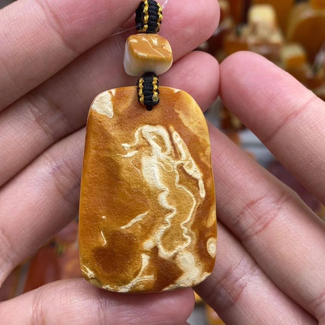 蜜蜡未镶嵌珠宝奇石