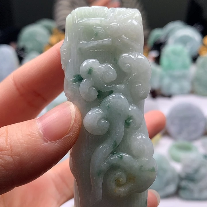 翡翠未镶嵌颈饰枯木逢春知足常乐如意卡厚装20+