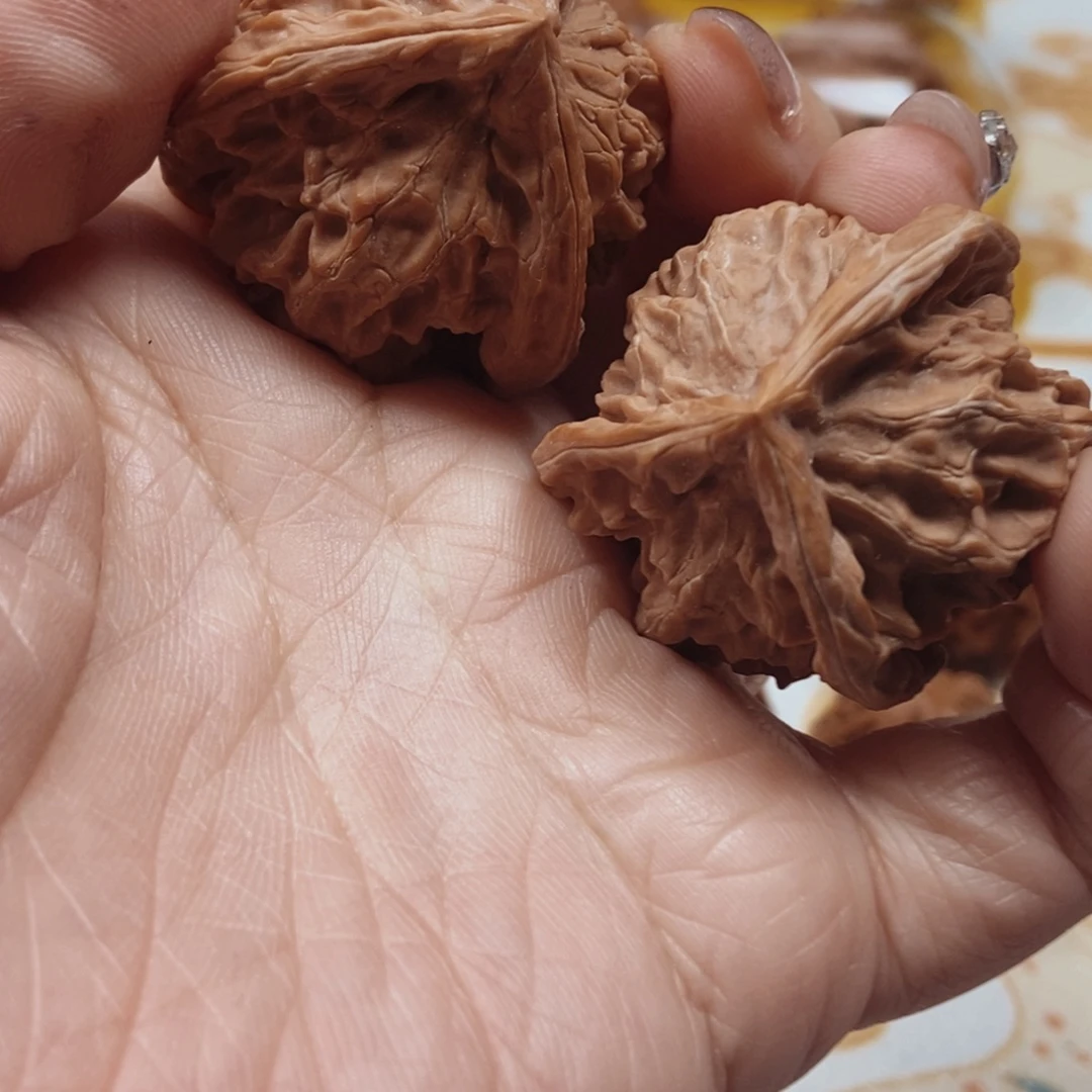 文玩核桃吊坠盘山三棱