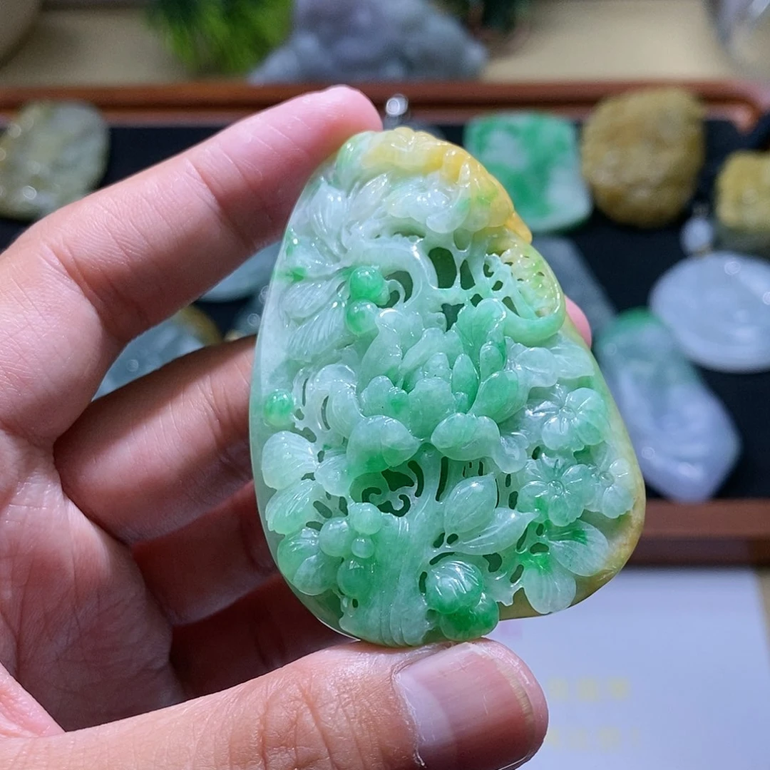 【闪购商品】翡翠颈饰未镶嵌喜上眉梢