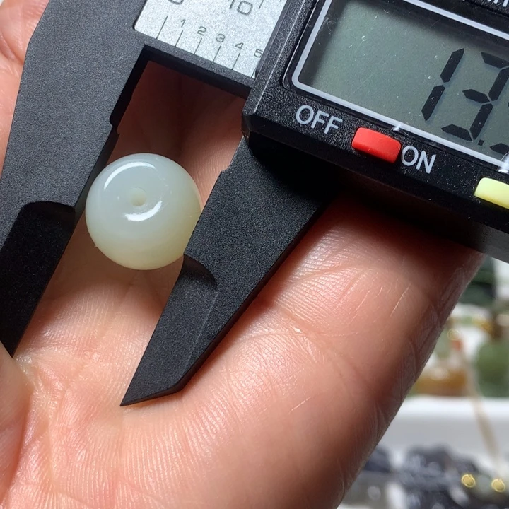 和田玉（糖玉）未镶嵌珠宝奇石