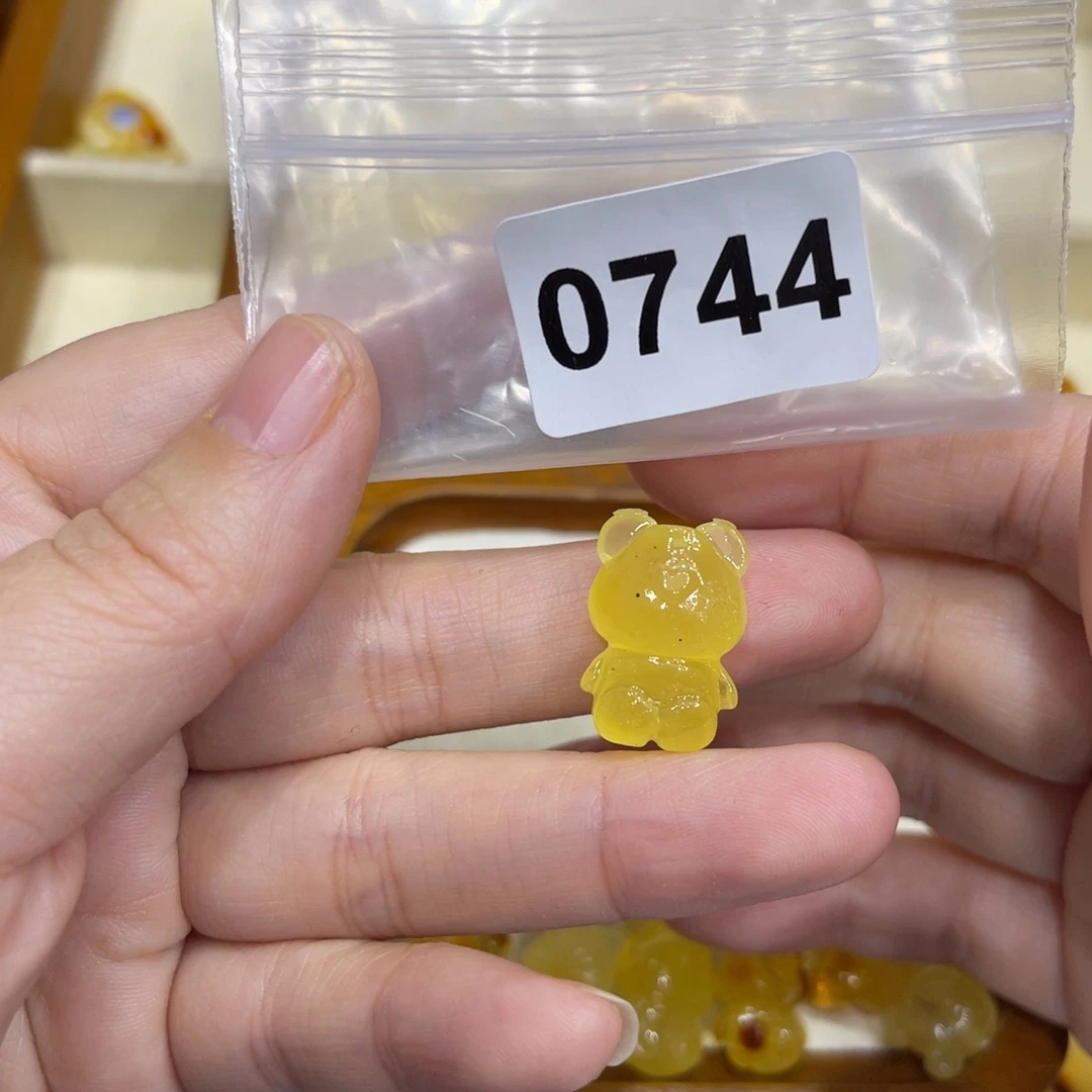 琥珀珠宝奇石未镶嵌