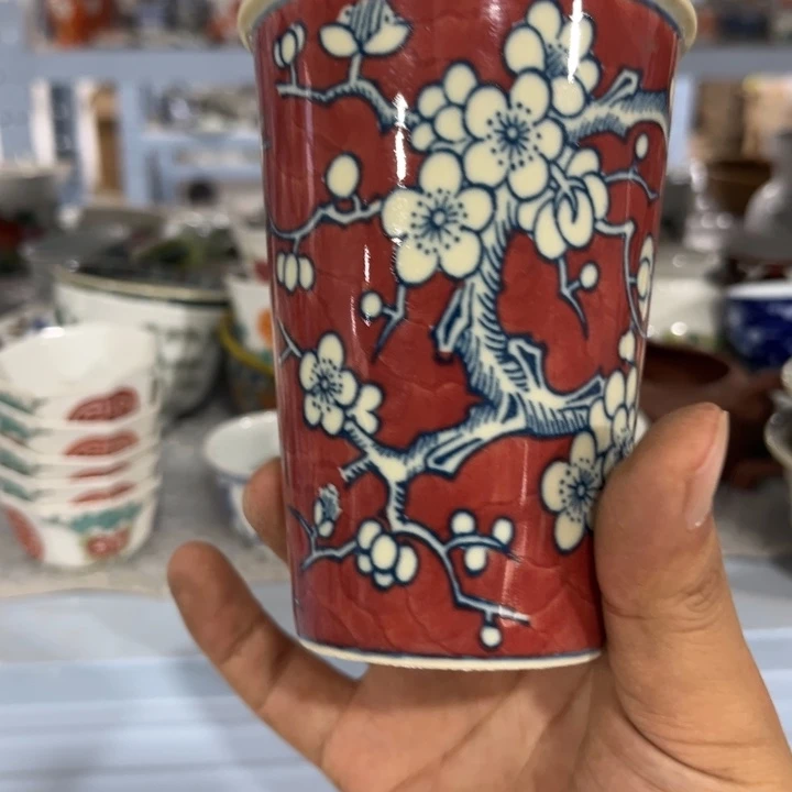 摆件摆件箱内还有一些金属或铜