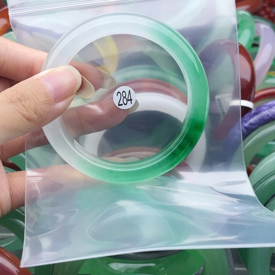 【闪购商品】石英岩玉手镯未镶嵌57