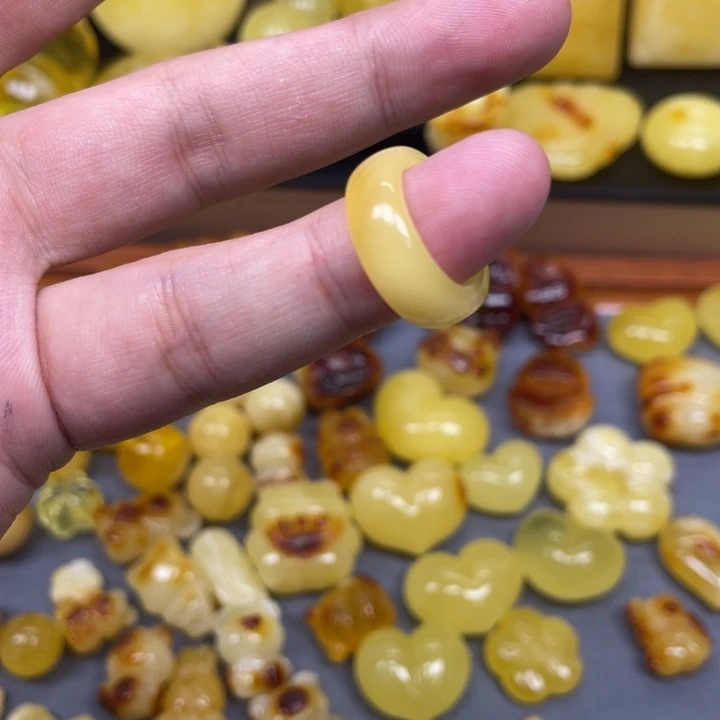 未镶嵌蜜蜡珠宝奇石