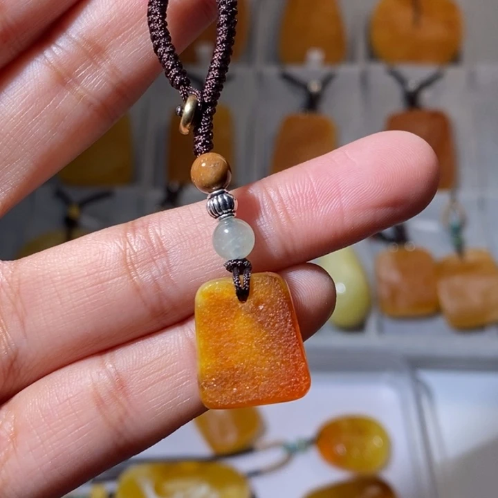 琥珀珠宝奇石未镶嵌