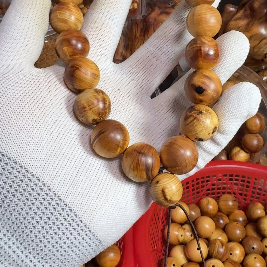 柏木（崖柏）龙*太行崖柏1.8瑕疵手持