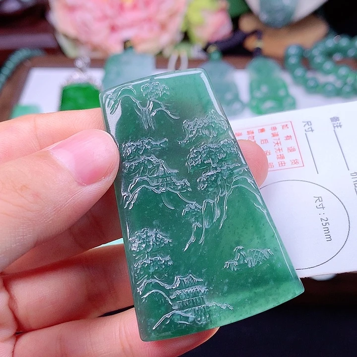 翡翠未镶嵌颈饰翡翠