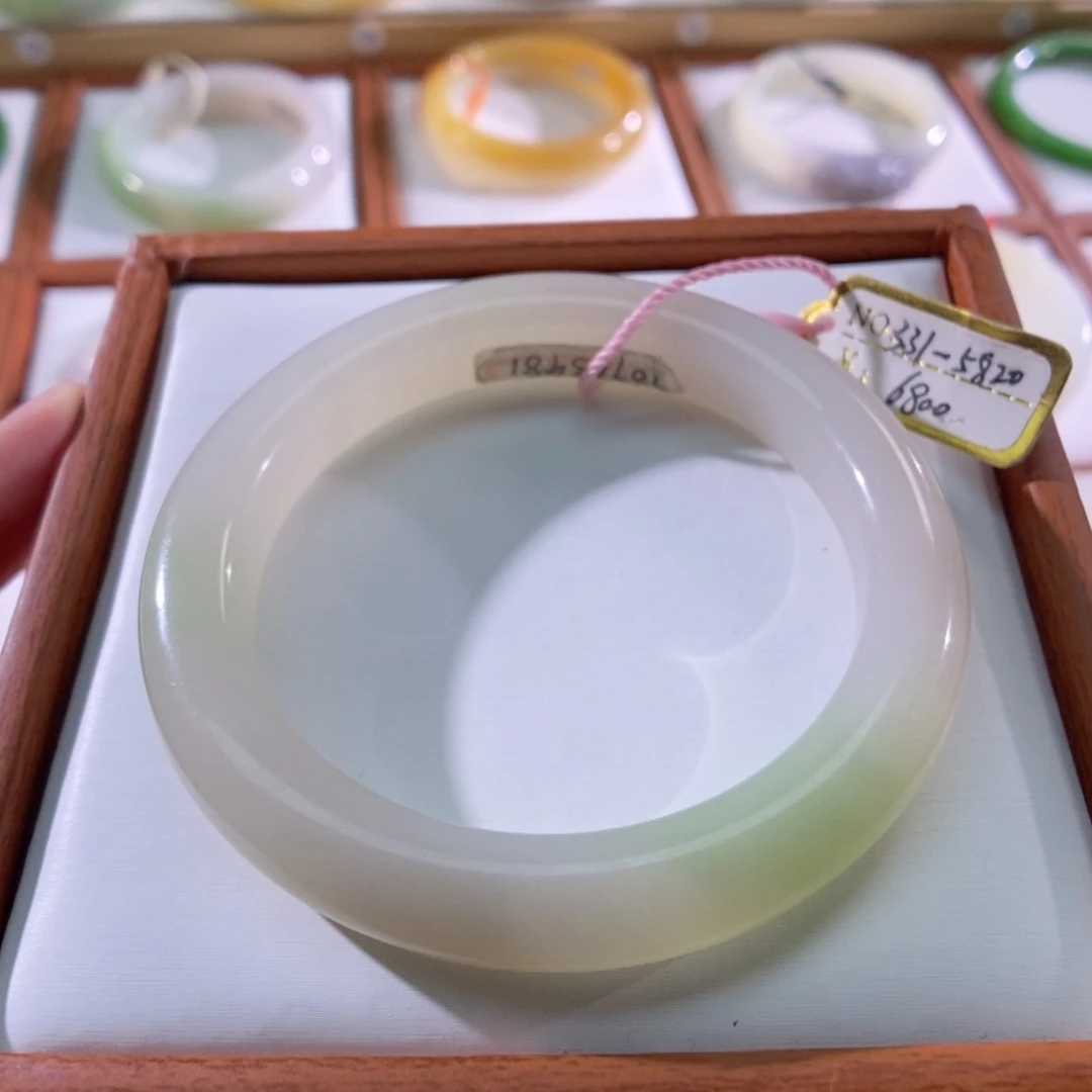 【闪购商品】未镶嵌手镯和田玉（翠青玉）