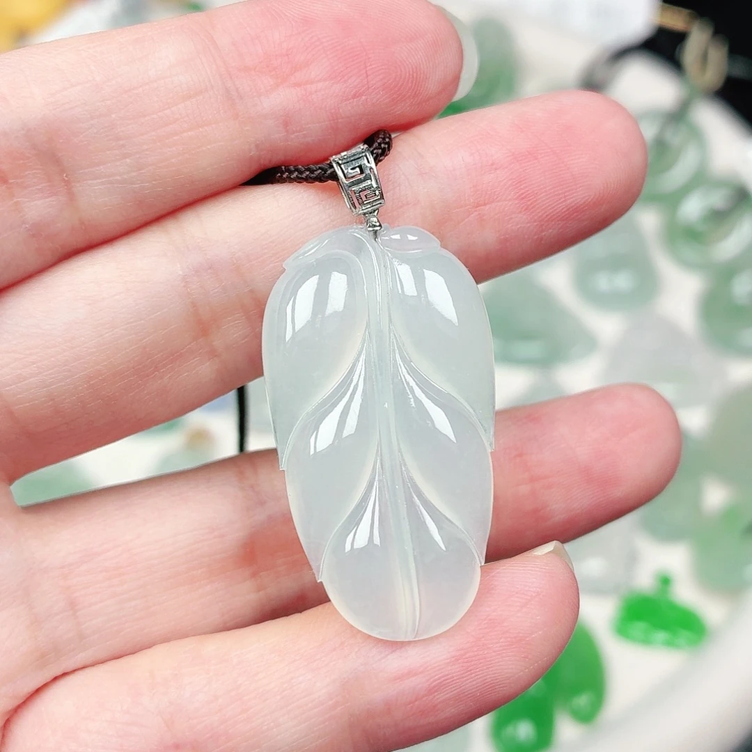 翡翠18K金镶嵌颈饰缅甸天然A货翡翠