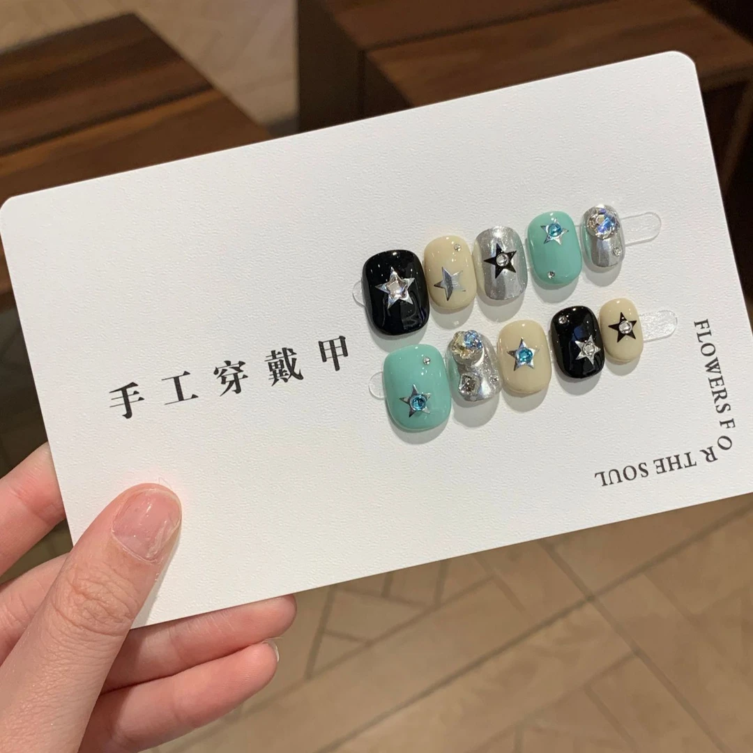 小众短款手工穿戴甲美甲贴片假指甲甜酷可爱显白可拆卸指甲贴成品