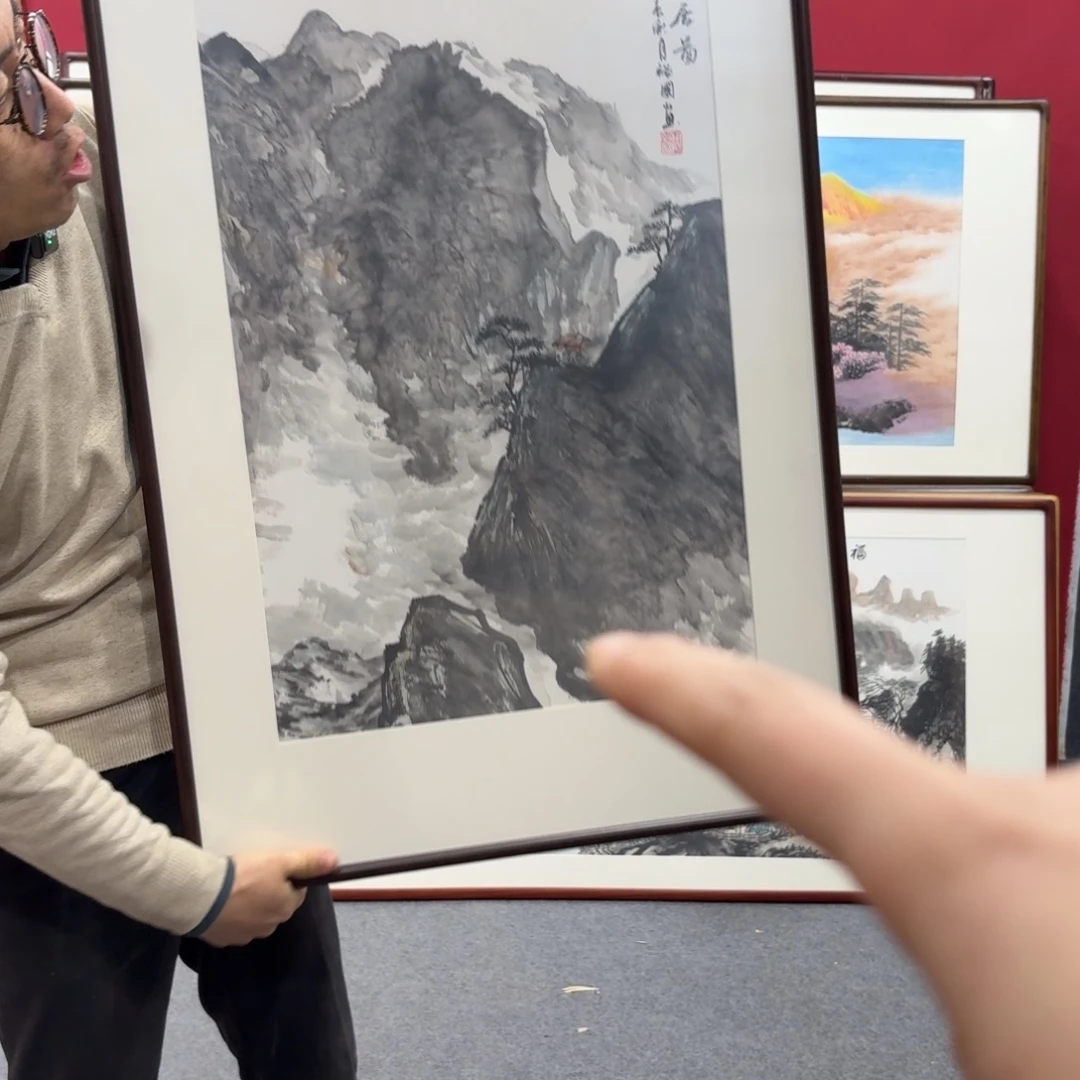 国画带框绘画作品