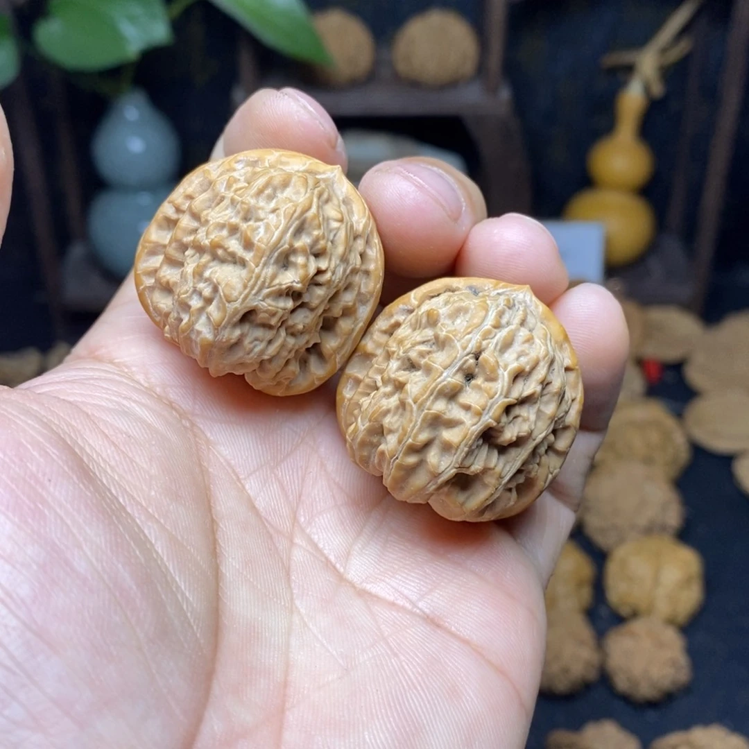 文玩核桃吊坠狂****33白狮子