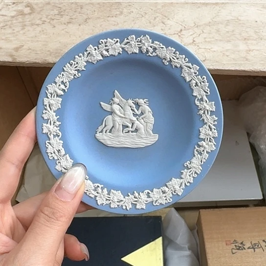 精品瓷器。