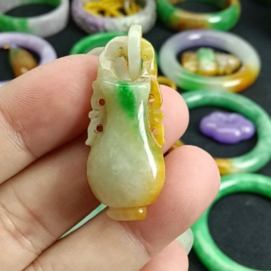 翡翠未镶嵌挂件翡翠