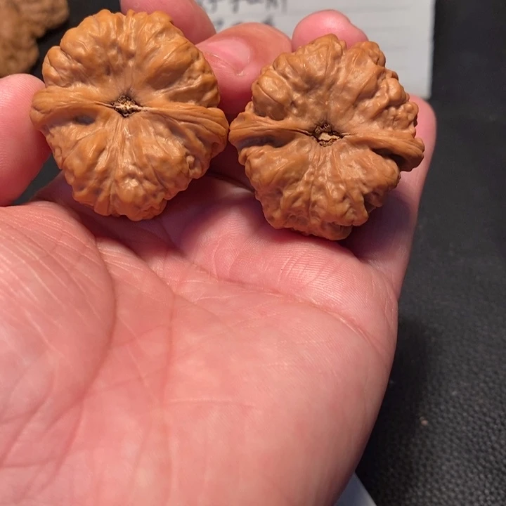 文玩核桃吊坠哈*哥00000130