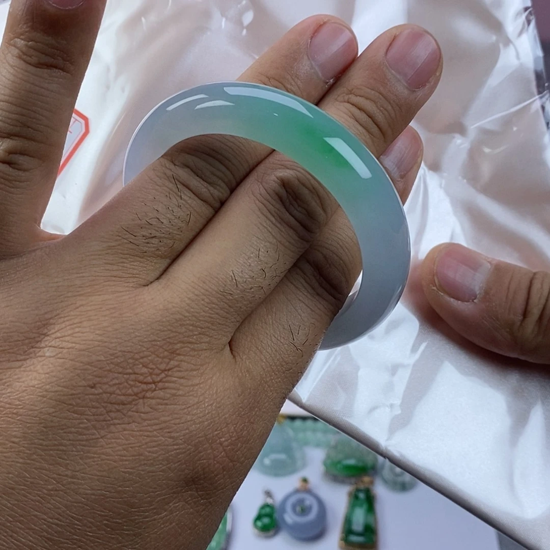 【闪购商品】未镶嵌手镯翡翠