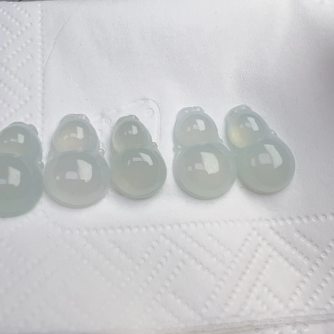 翡翠散珠葫芦一个