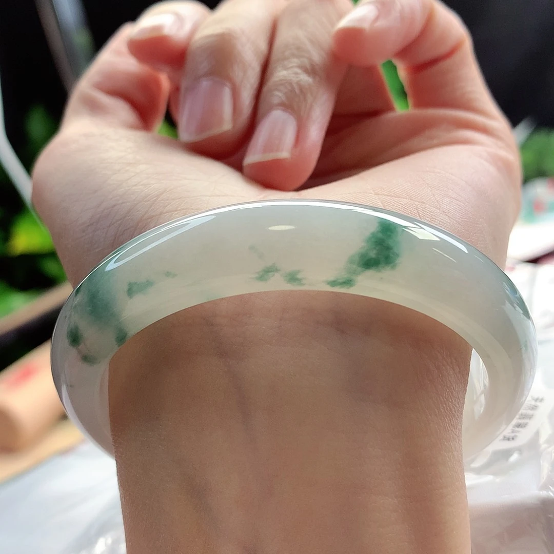 未镶嵌手镯翡翠55-56圈口白冰飘绿花清新淡雅耐看1号