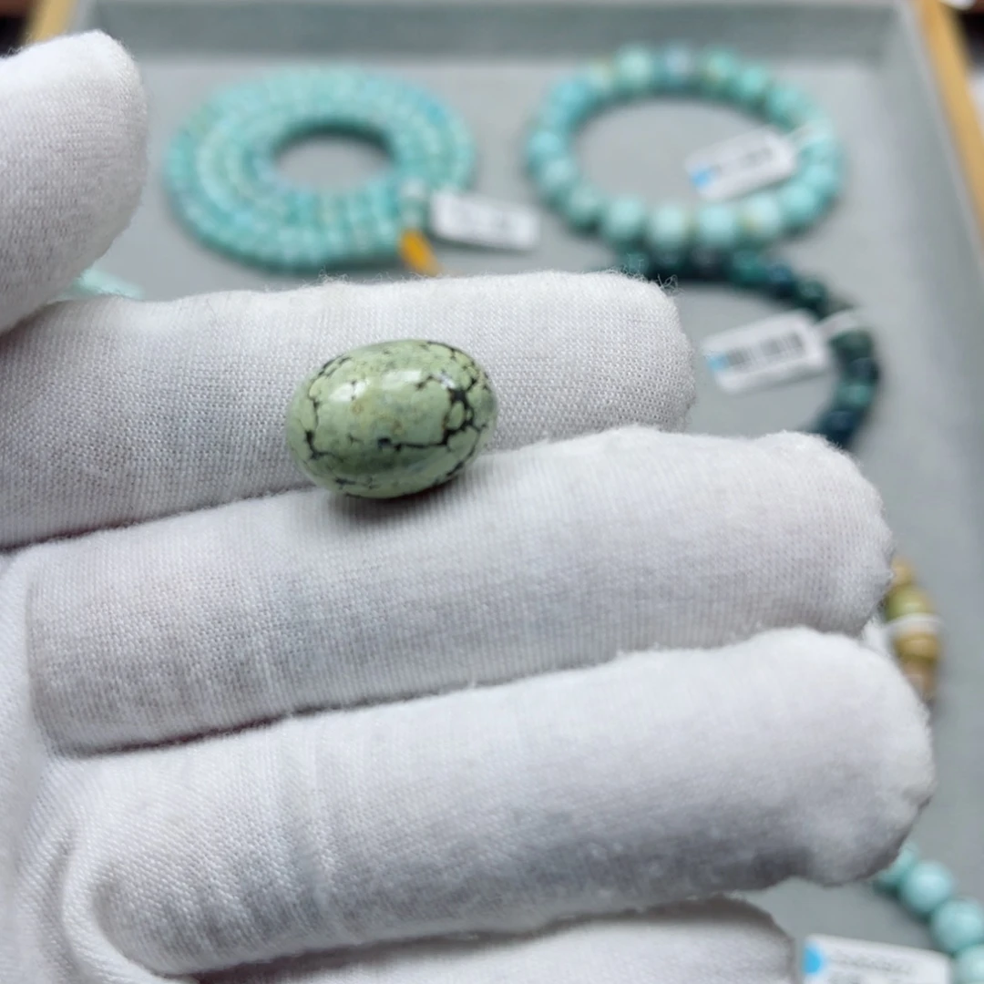绿松石未镶嵌挂件