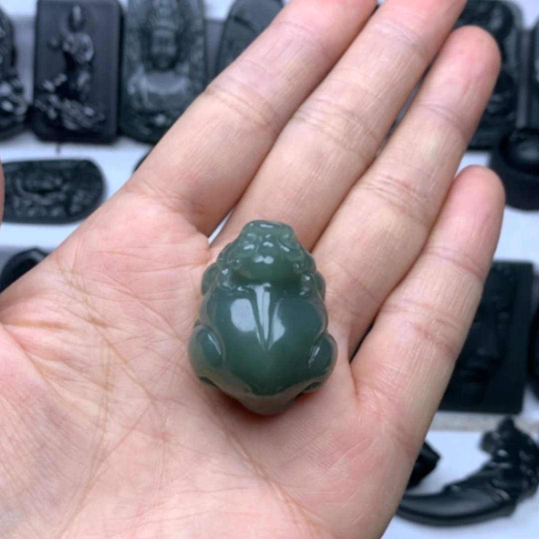 【闪购商品】和田玉颈饰未镶嵌双面雕刻