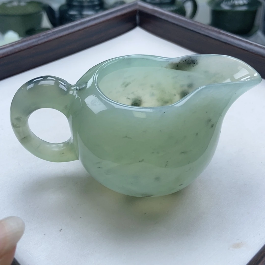 蛇纹石玉未镶嵌水杯