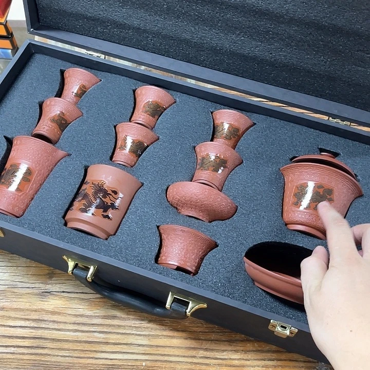 孤品茶具套装等。