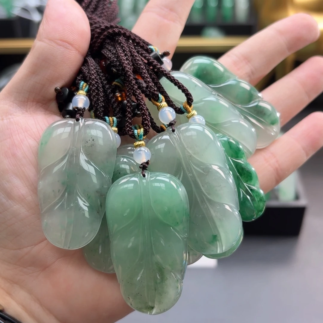 石英质玉未镶嵌颈饰