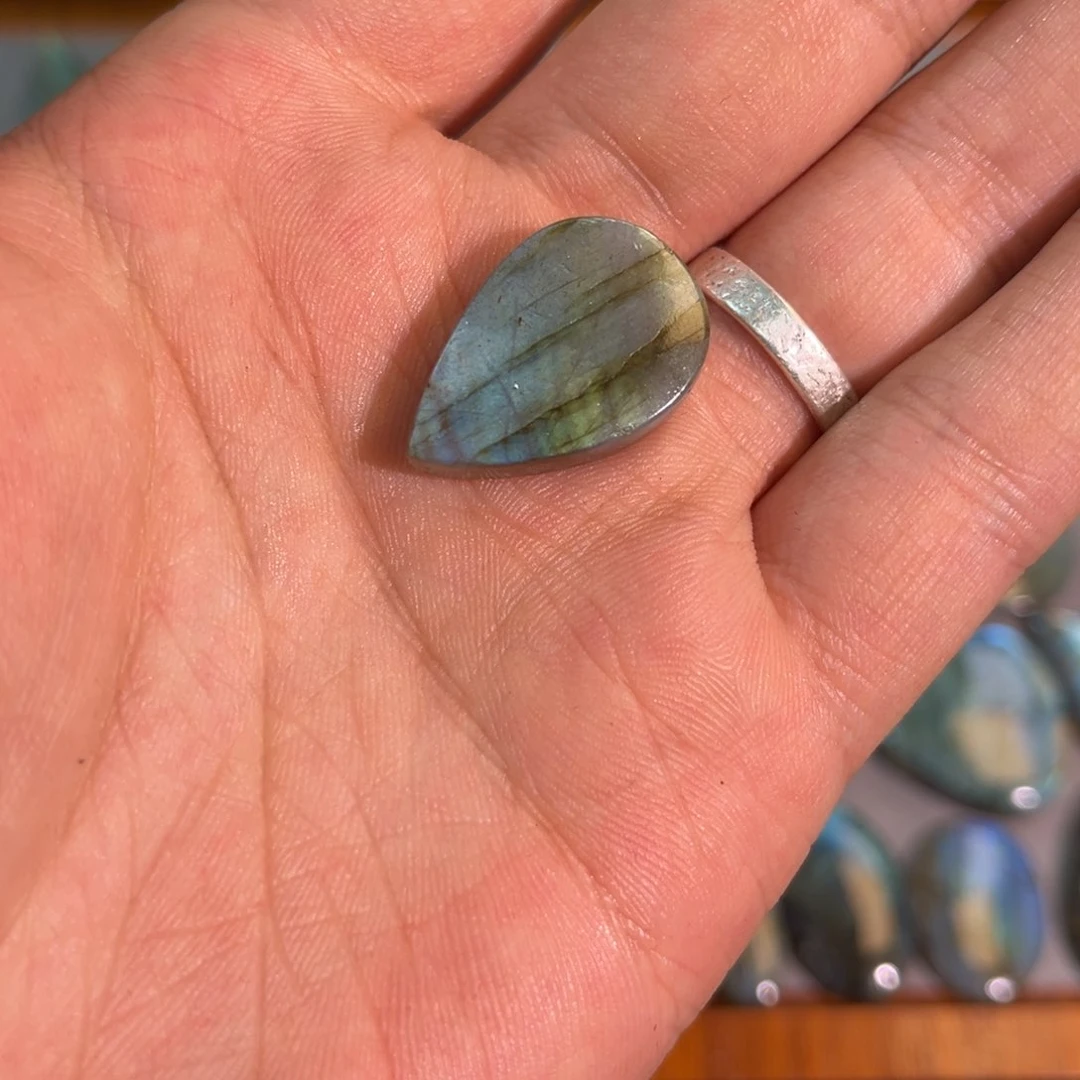 拉长石吊坠未镶嵌逝*