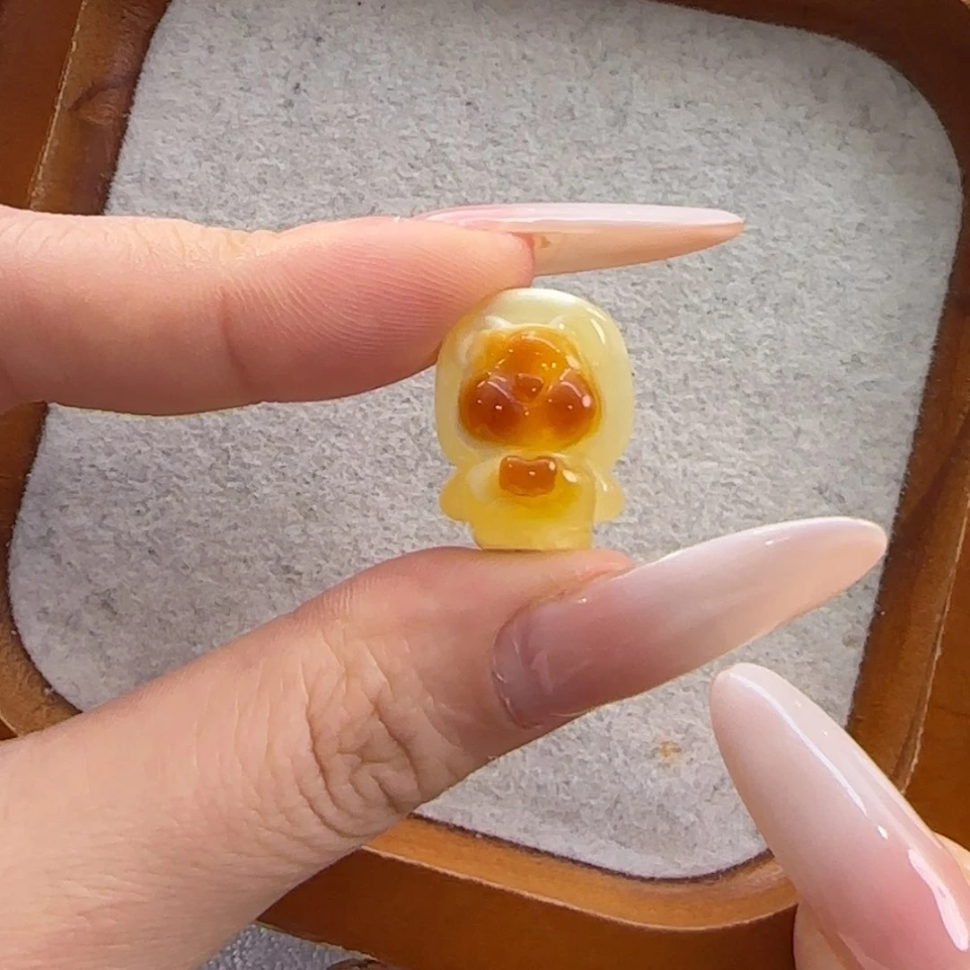 未镶嵌琥珀珠宝奇石