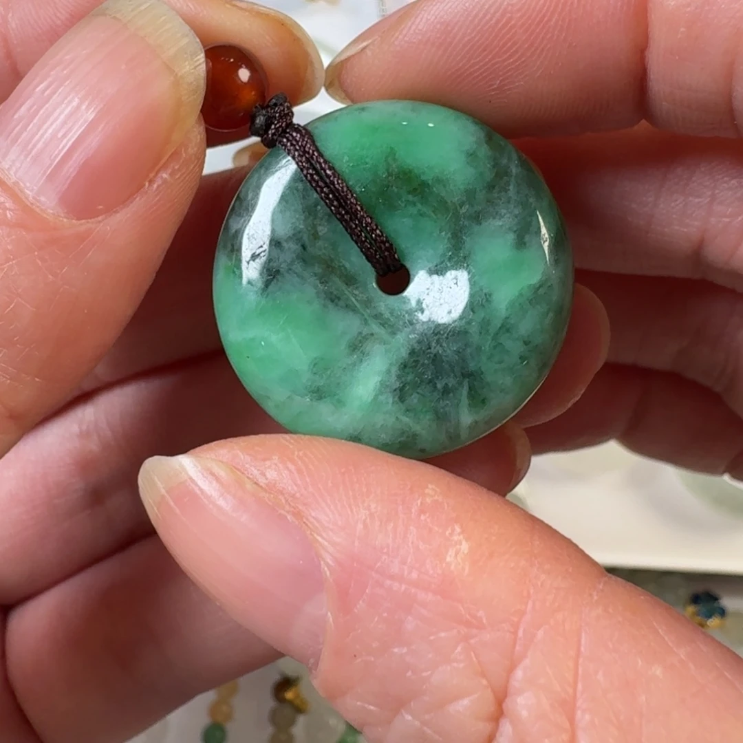 颈饰未镶嵌翡翠平安扣