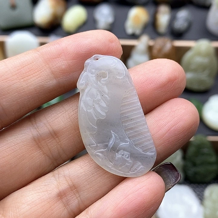 颈饰未镶嵌和田玉（糖玉）九***念