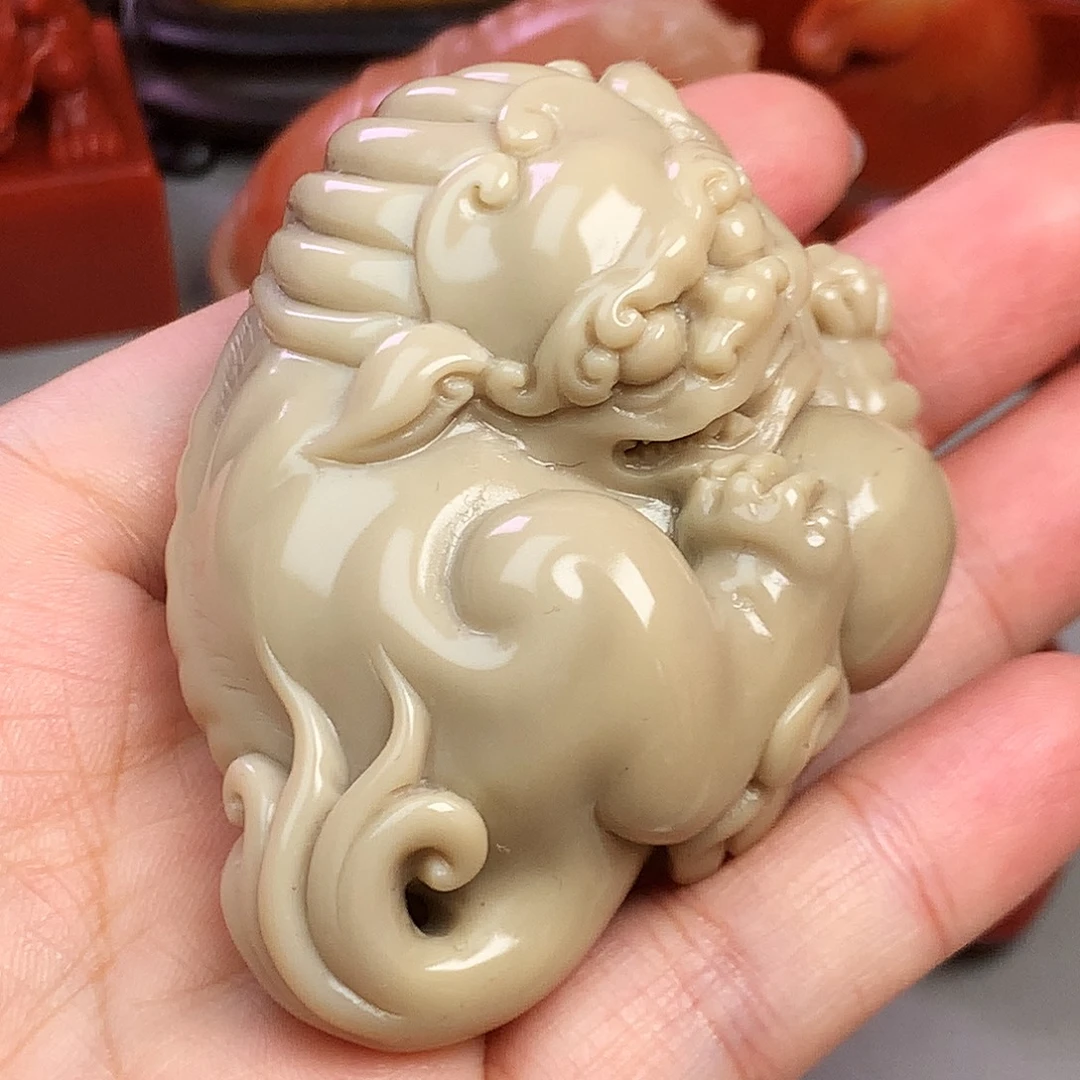 仁***者寿山石旗降手把件