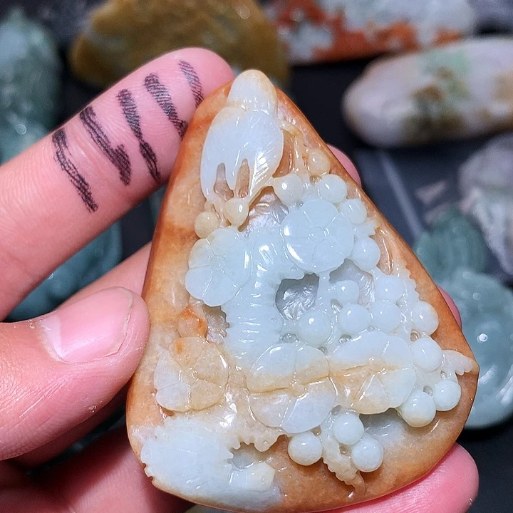 翡翠未镶嵌颈饰保真天然a货翡翠